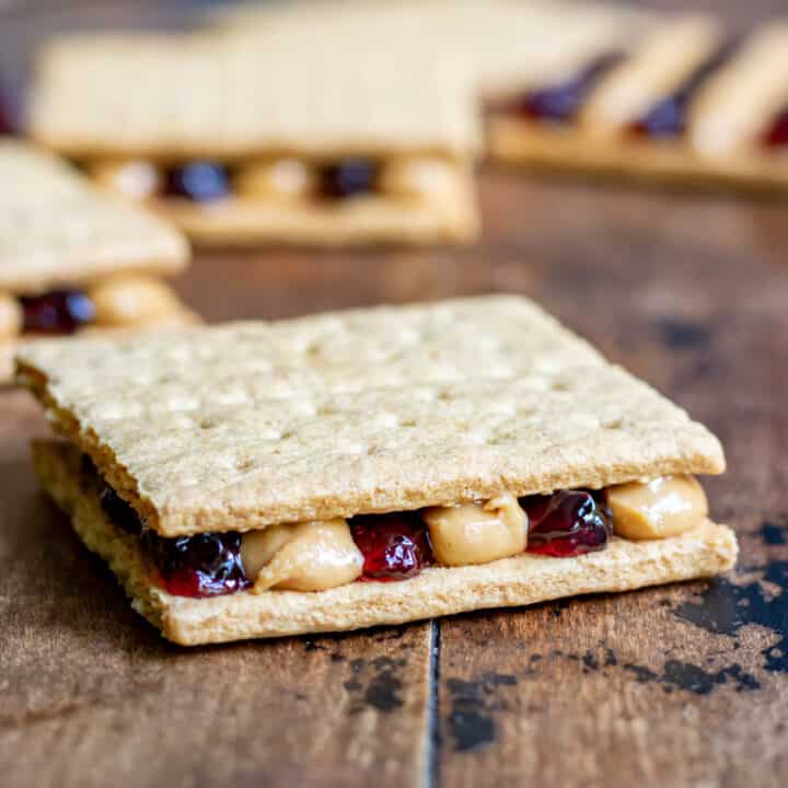 PB&J Graham Cracker Sandwich (Welch's Graham Slam) • You Say Potatoes