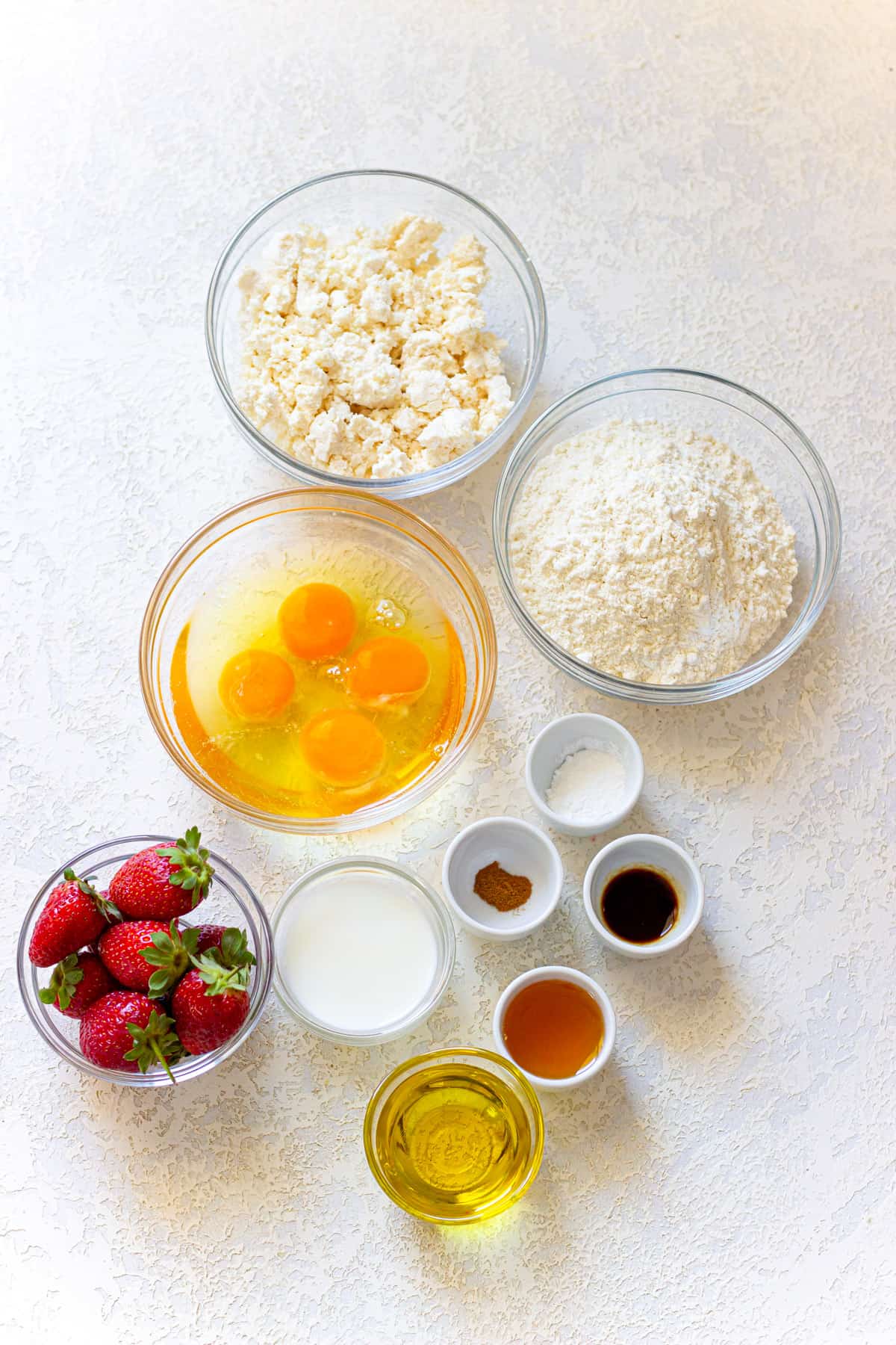 Ingredients for cottage cheese pancakes.
