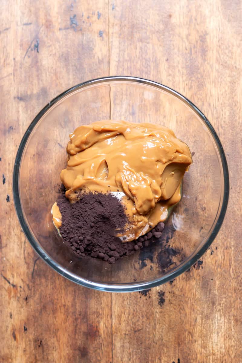 Caramel and black cocoa in a bowl.